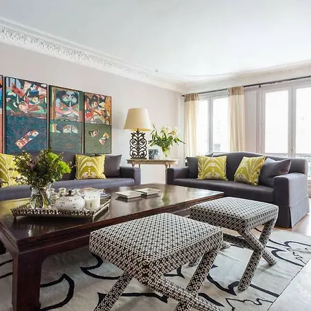 Fancy Designer Flat On St-honore Appartamento