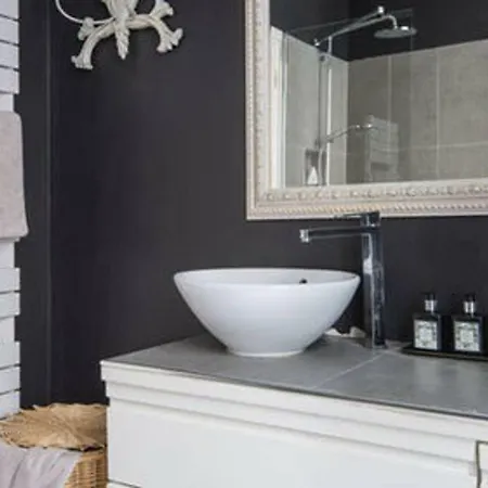 Fancy Designer Flat On St-honore Parigi