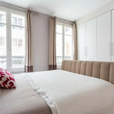Fancy Designer Flat On St-honore *