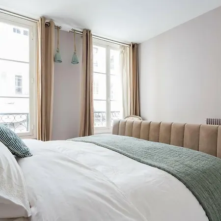 Fancy Designer Flat On St-honore